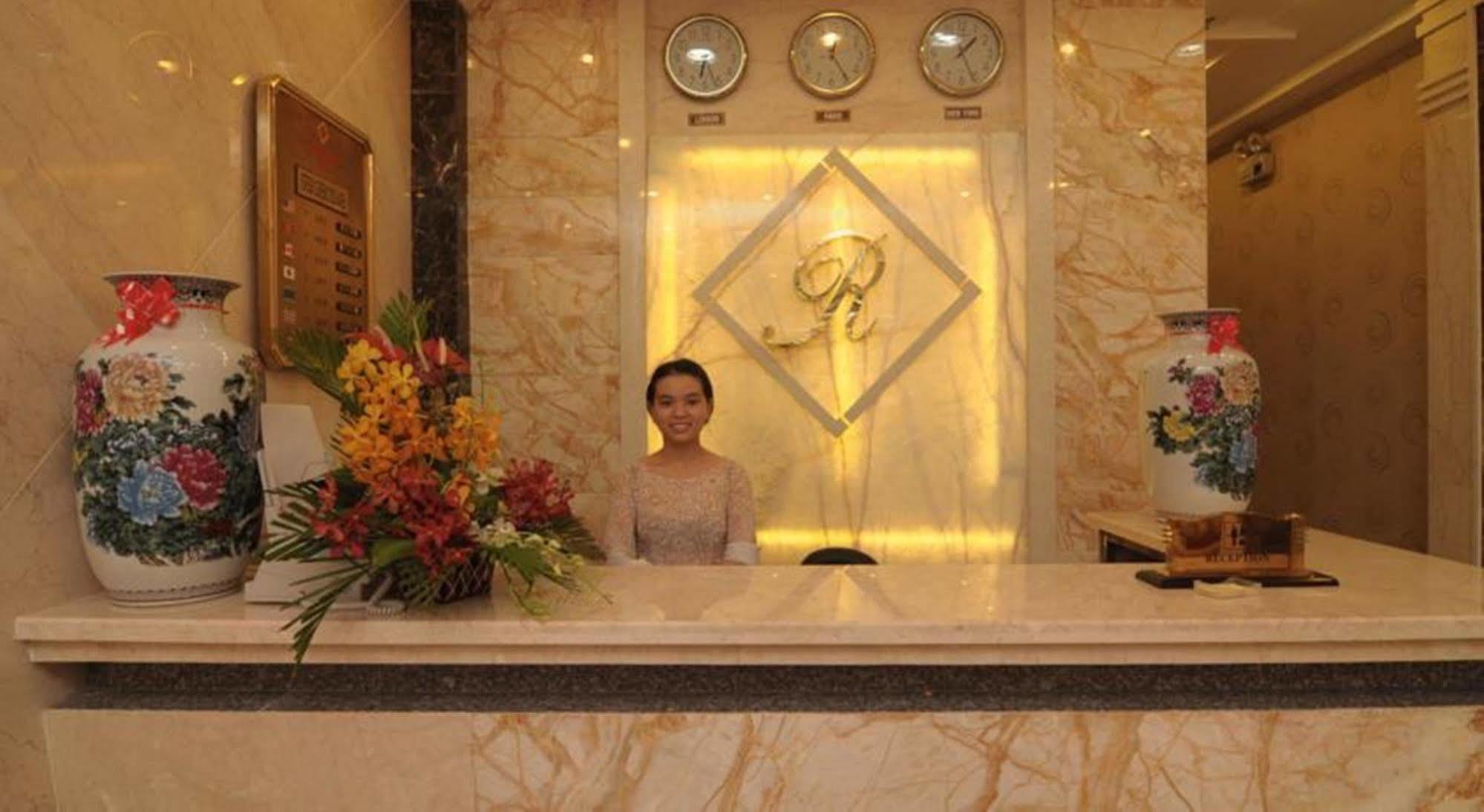 Reddoorz Ruby Star Hotel Truong Dinh Ho Chi Minh City Exterior photo