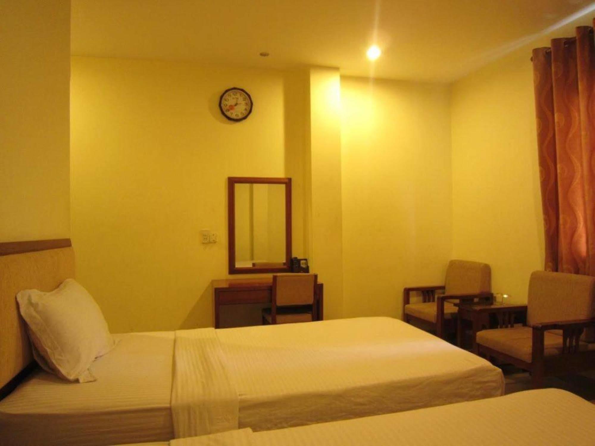 Reddoorz Ruby Star Hotel Truong Dinh Ho Chi Minh City Exterior photo