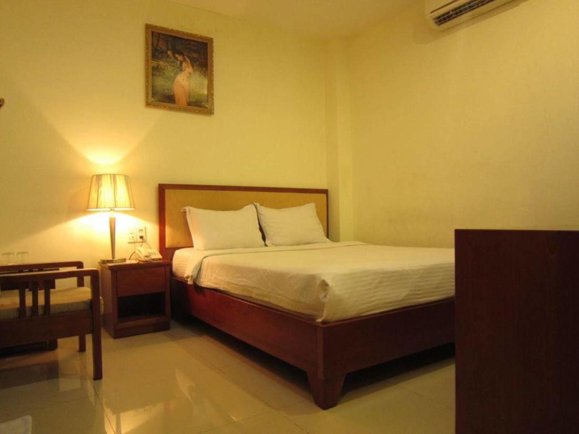 Reddoorz Ruby Star Hotel Truong Dinh Ho Chi Minh City Exterior photo