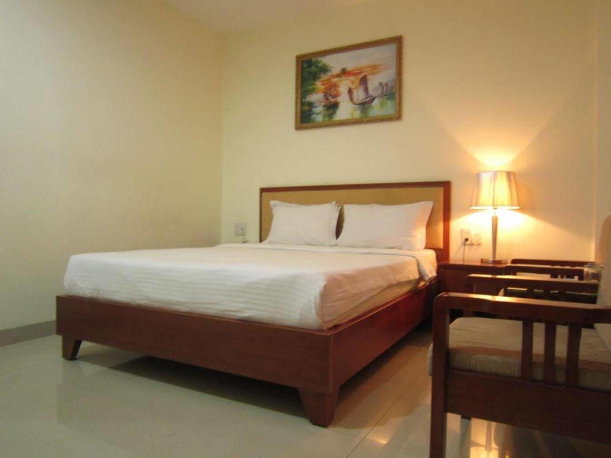 Reddoorz Ruby Star Hotel Truong Dinh Ho Chi Minh City Exterior photo