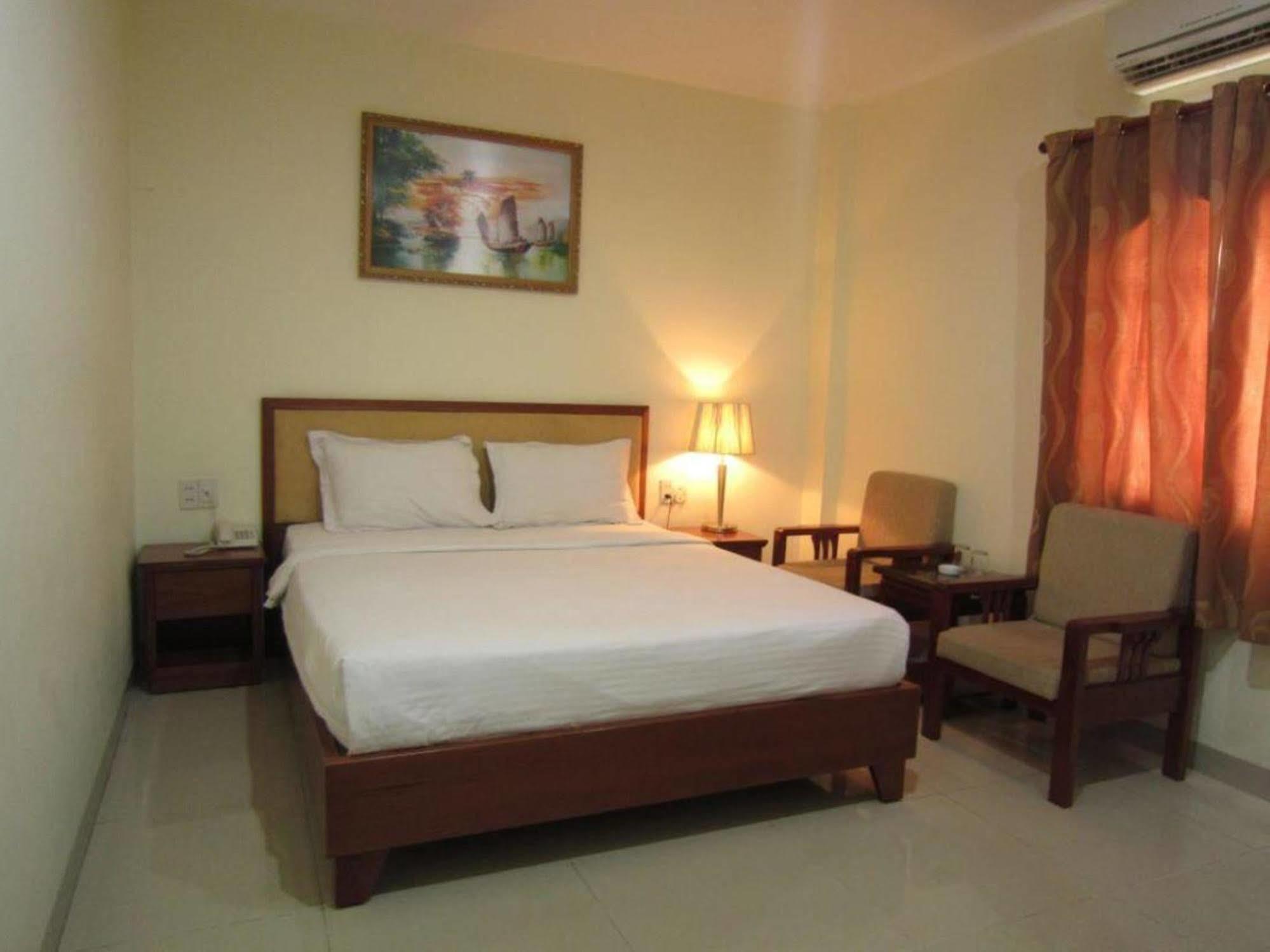 Reddoorz Ruby Star Hotel Truong Dinh Ho Chi Minh City Exterior photo